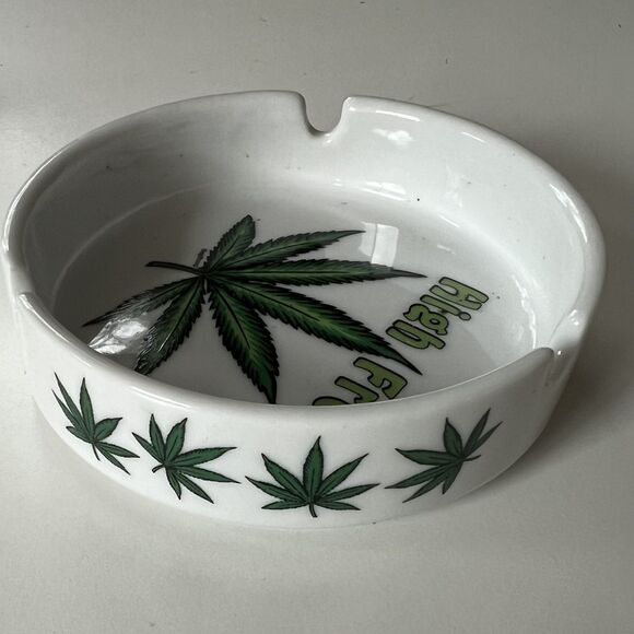 2 Ashtrays for Cigarette Cigars and Other One is a Hilton Head Island Souvenir - Picture 2 of 8